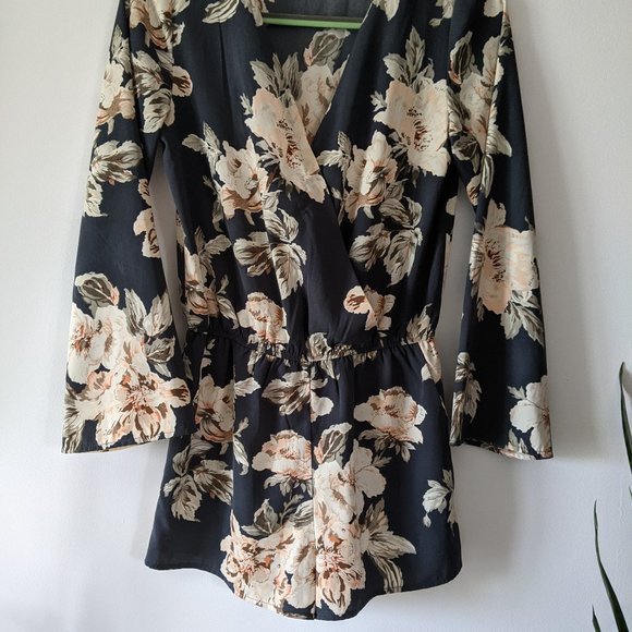 Lulu's Floral Romper - Picture 3 of 5